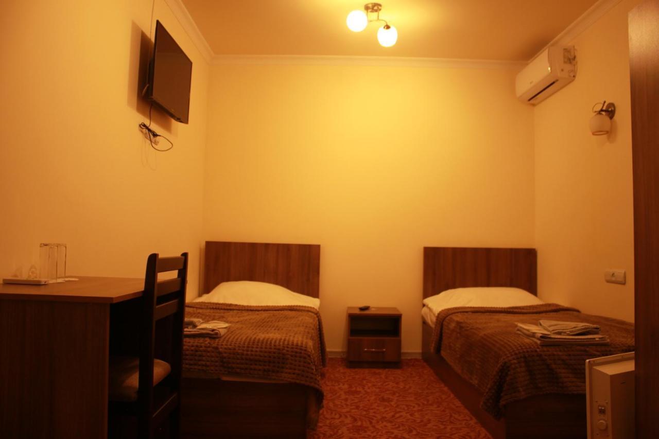Hotel International エレバン エクステリア 写真